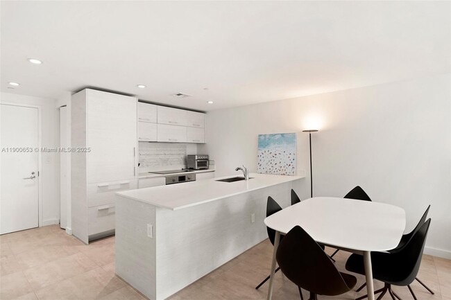 Foto del edificio - 1300 S Miami Ave