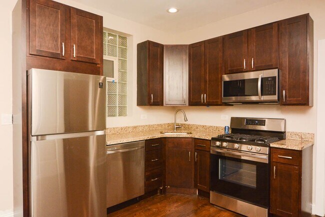 Foto del edificio - 2031 W Moffat St