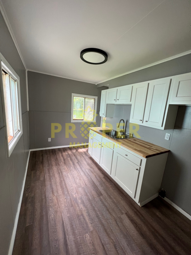 Building Photo - very nice 2 bedroom 1 bathroom house for rent