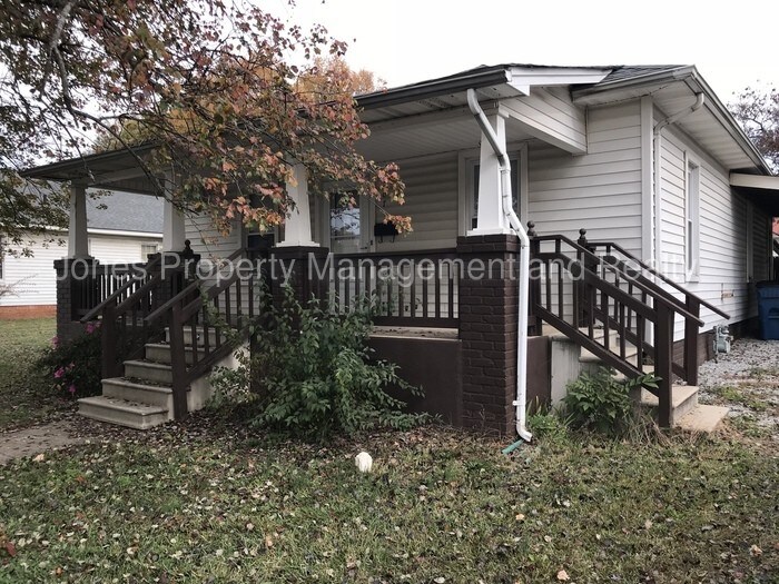 Primary Photo - 207 E Church St