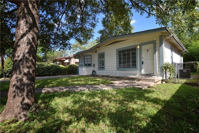 Building Photo - 8407 Bowling Green Dr