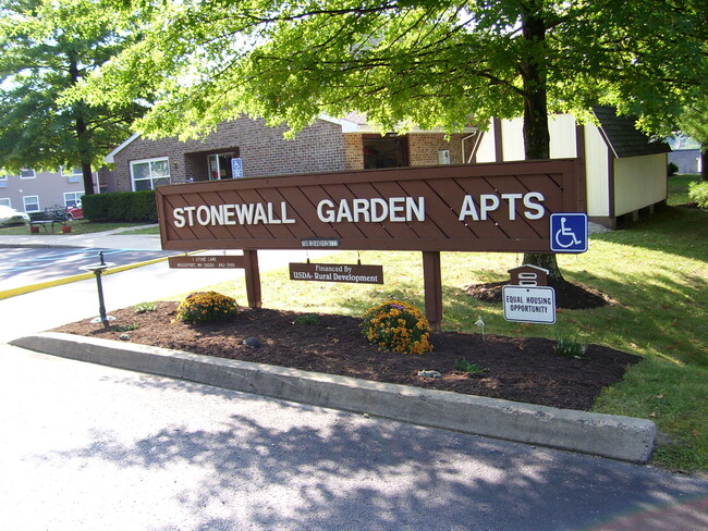 Building Photo - Stonewall Garden Apartments