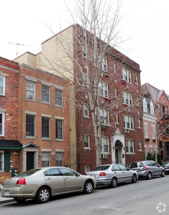 Building Photo - 1820 Swann St NW