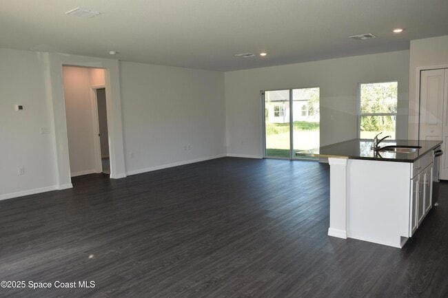 Building Photo - 3094 San Filippo Dr SE