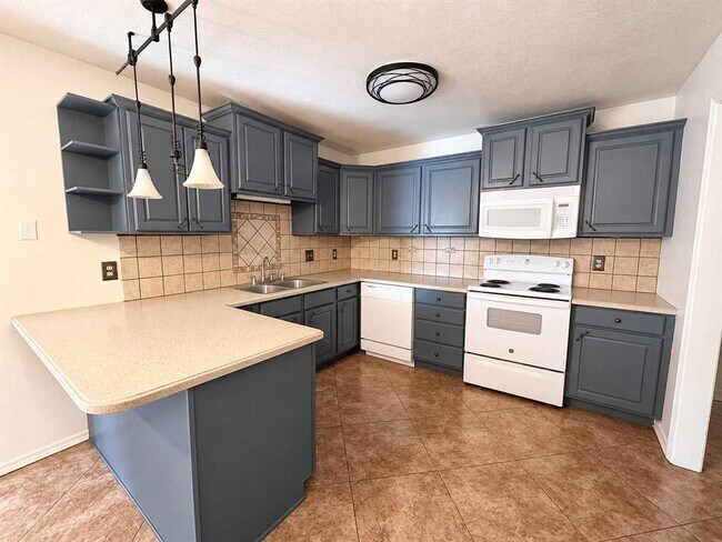 Foto del edificio - 208 Cherrywood Dr