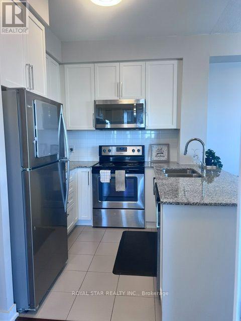 Building Photo - 840 Queens Plate Dr