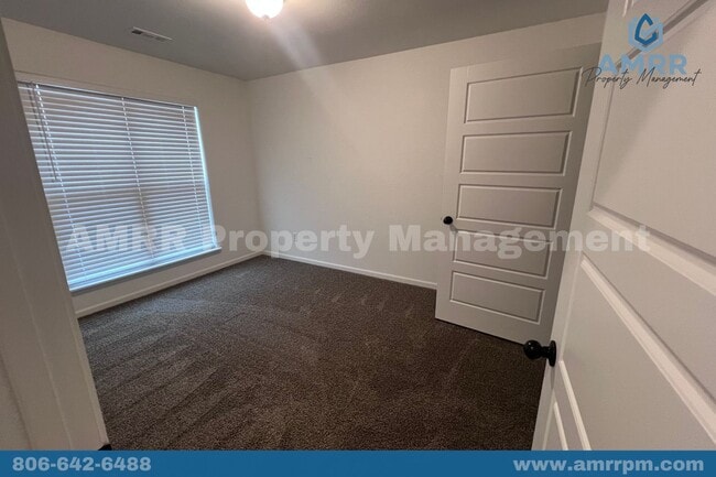 Building Photo - Beautiful 3-Bedroom Townhome – A Place to ...