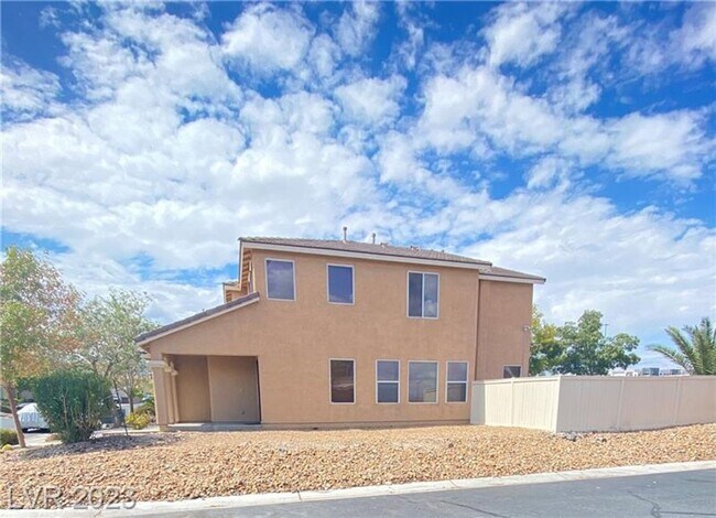 Foto del edificio - 8932 W Ryan Creek Ave