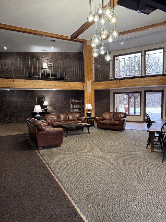 Lobby - 9400 Old Cedar Ave S