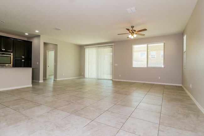 Foto del edificio - 16905 W Woodlands Ave
