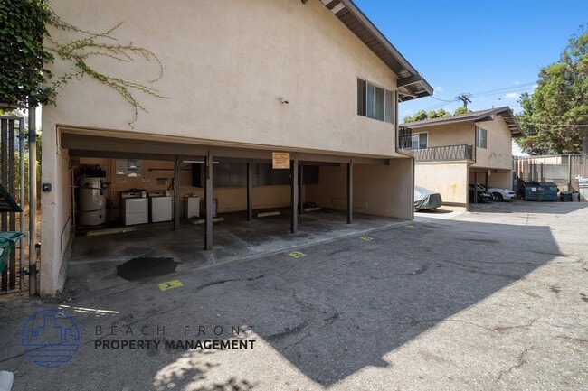 Foto del edificio - 745-747 Venice Way