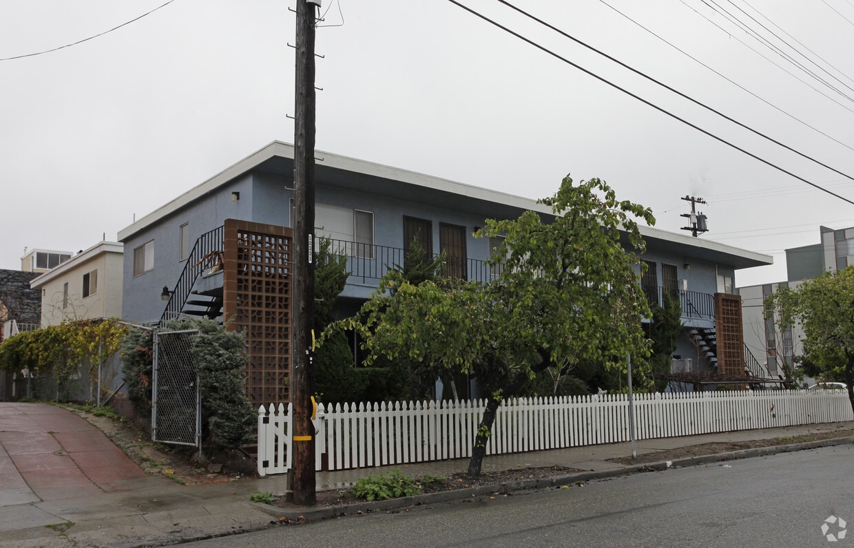 Primary Photo - 2201 7th Ave