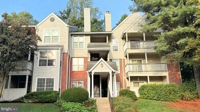 Building Photo - 3908 Penderview Dr