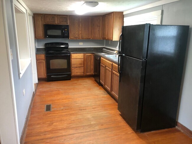 Building Photo - 2 Bedroom 1 Bath Home located in Baileyton...