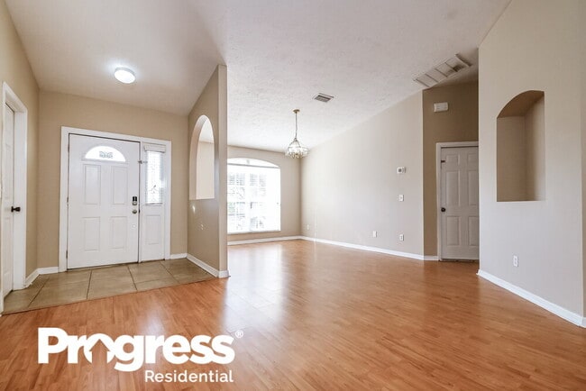 Building Photo - 9830 Cristina Dr