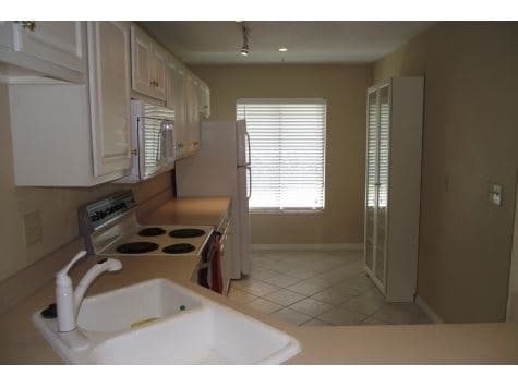 Building Photo - 203 N Marsh Cove Ln