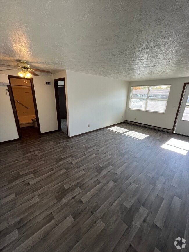 Woodlawn Village Apartments for Rent Richmond, IN 1 Rentals