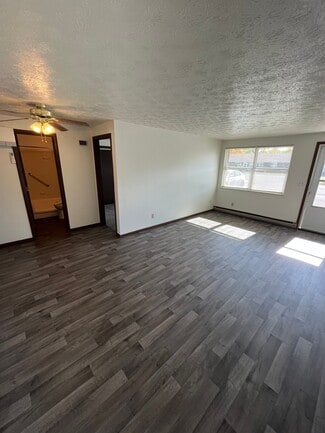 Building Photo - ROYAL OAKS APARTMENTS