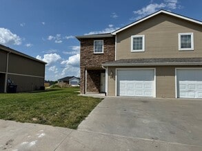 Building Photo - 217 Kelly Ln