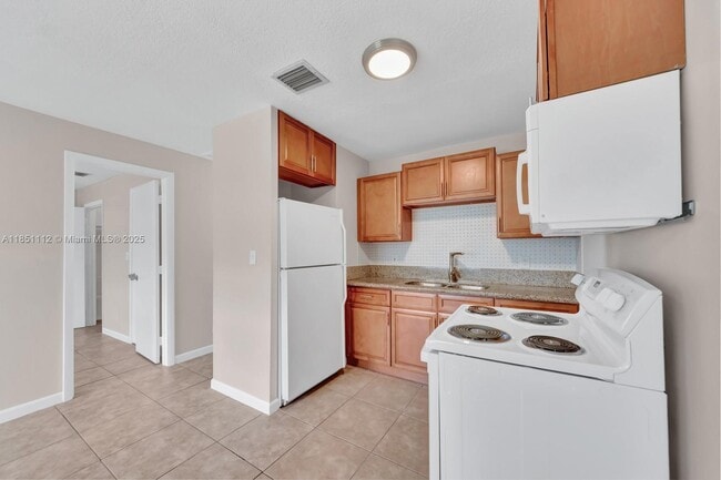 Foto del edificio - 2610 Riverland Dr
