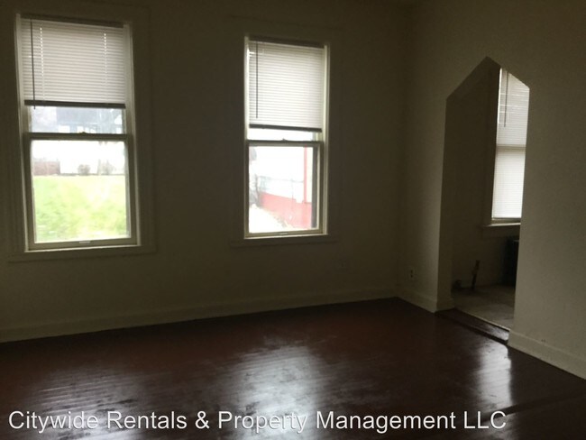 Building Photo - 1120 W Hadley St