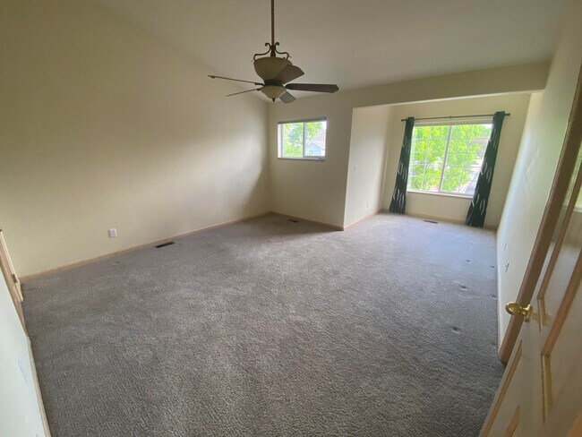 Foto del edificio - 1739 Victorian Pt