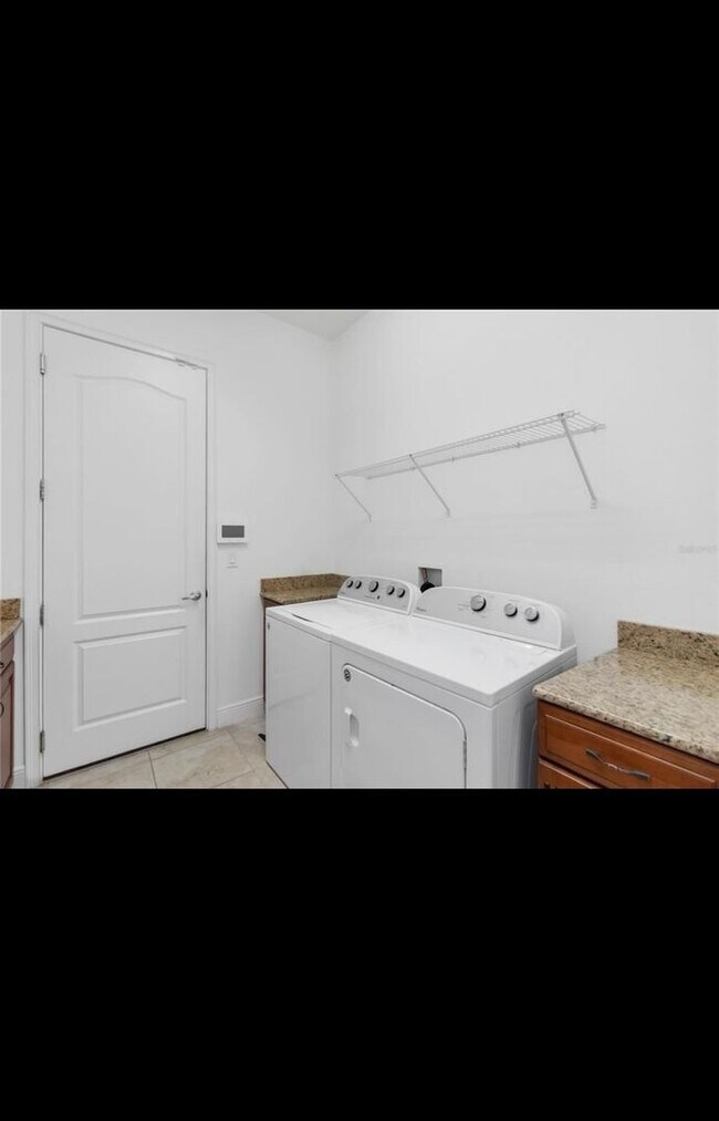 Building Photo - Spacious 4BR House in Saint Cloud
