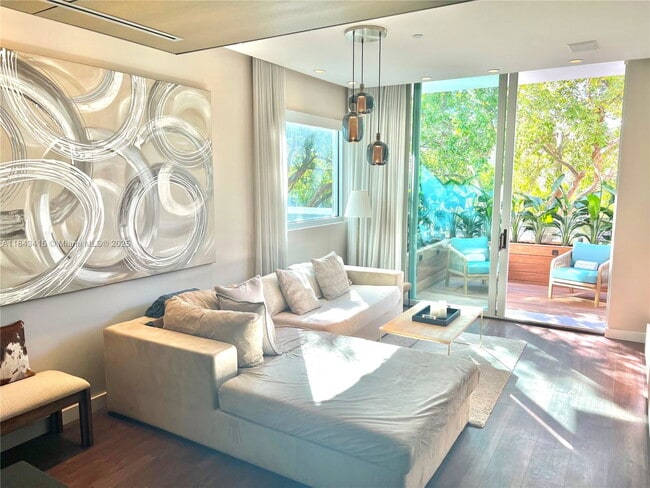 Photo - 1700 Meridian Ave Apartment