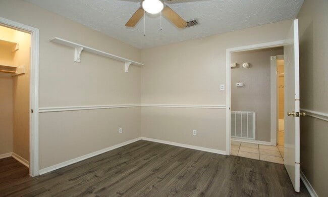 Building Photo - 21306 Park Run Dr