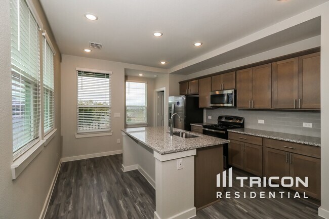 Building Photo - 605 Raglands Rd