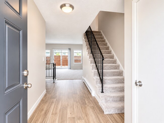 Foto del edificio - Charming 2 Bed, 1 Bath Canby Townhouse-Style Duplex!