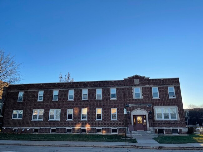 Building Photo - 471 High Ave