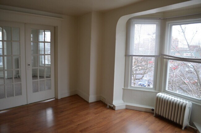 Foto del edificio - 1 Bedroom 3rd Floor Apartment Near York Revolution Stadium