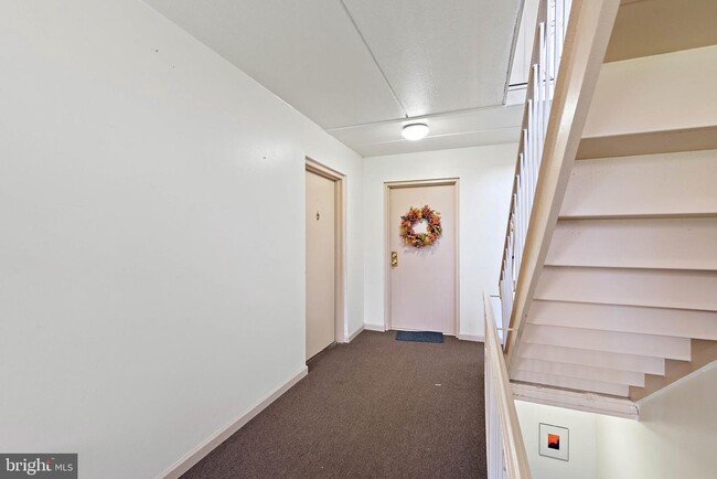 Building Photo - 280 Bridgewater Rd