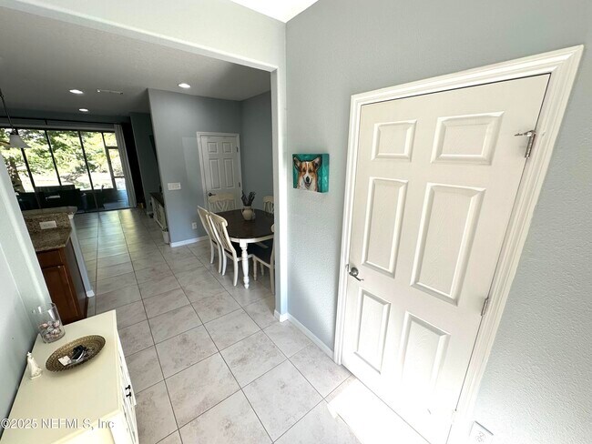 Foto del edificio - 7041 Beauhaven Ct