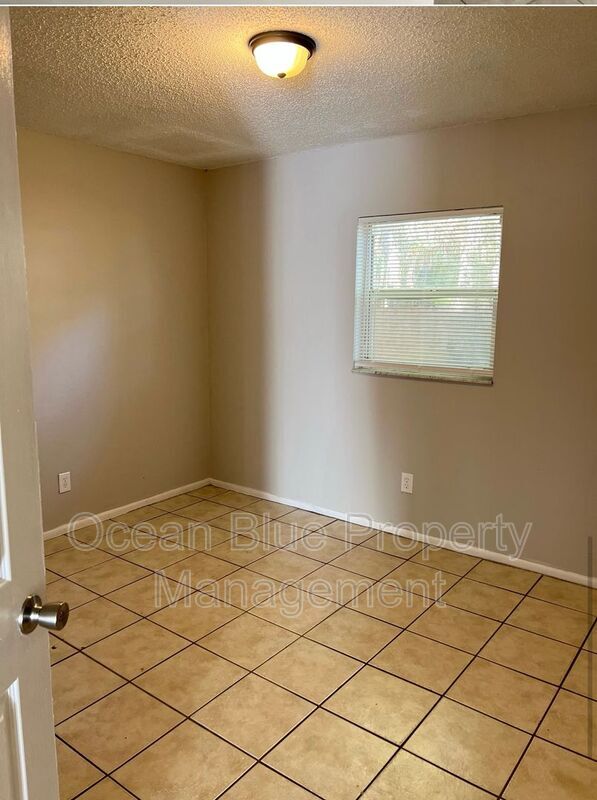 Foto del edificio - 2708 Broadway Cir