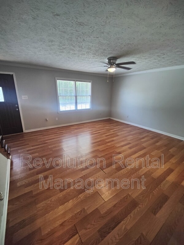 Foto del edificio - 2140 Kings Gate Cir SW