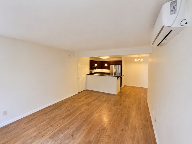 Building Photo - 5252 Balboa Arms Dr