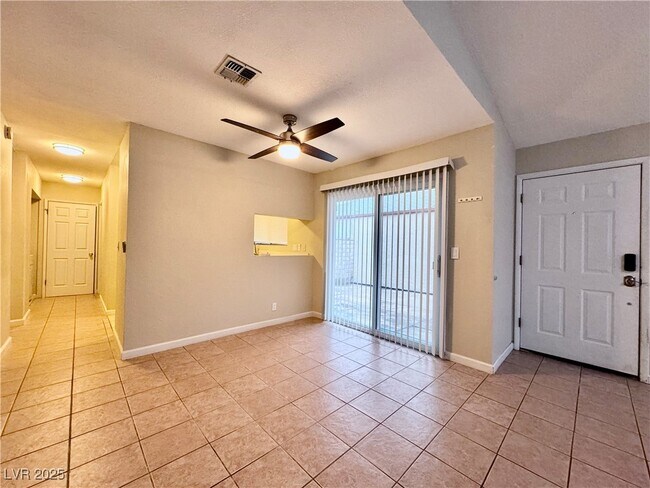 Foto del edificio - 7289 Topeka Dr