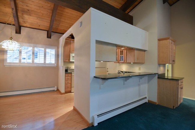 Building Photo - 830 Oriole Way