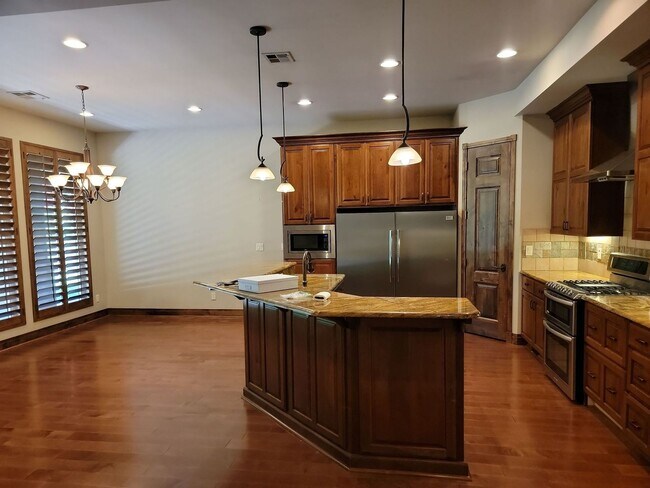 Foto del edificio - Stylish 4 Bedroom Home with Large Living S...