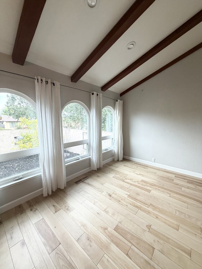 Building Photo - 5427 Yerba Buena Rd