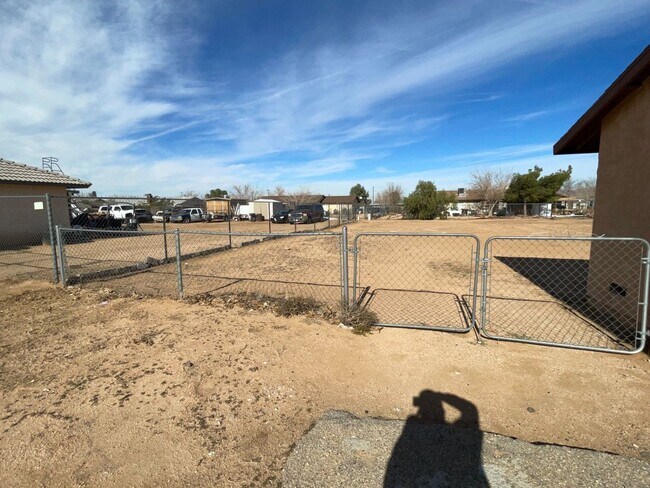 Foto del edificio - 2 BEDROOM APPLE VALLEY HOME!