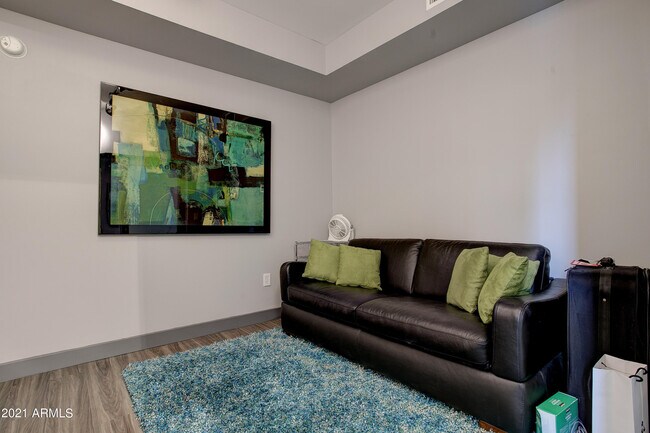Foto del edificio - 7301 E 3rd Ave