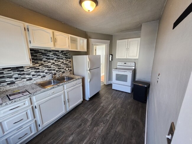 Building Photo - 56 Exposition Terrace