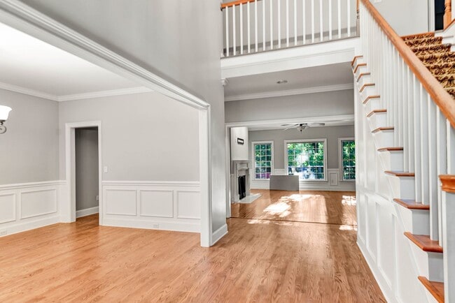 Building Photo - Large, beautiful home in Oconee!