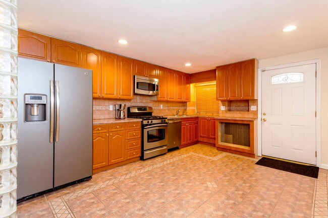 Foto del edificio - 223 E 48th St