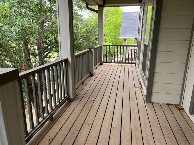 Foto del edificio - Spacious 3 bed, 2 bath in Plum Creek