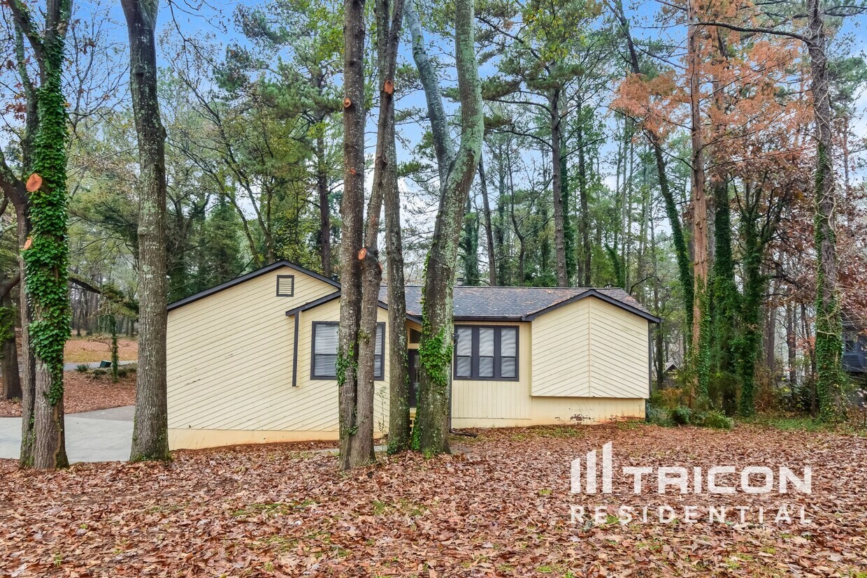 Primary Photo - 2280 Lexington Way NW Kennesaw GA