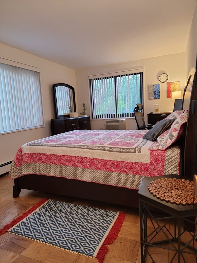 Bed Room 1 - 100 E Hartsdale Ave